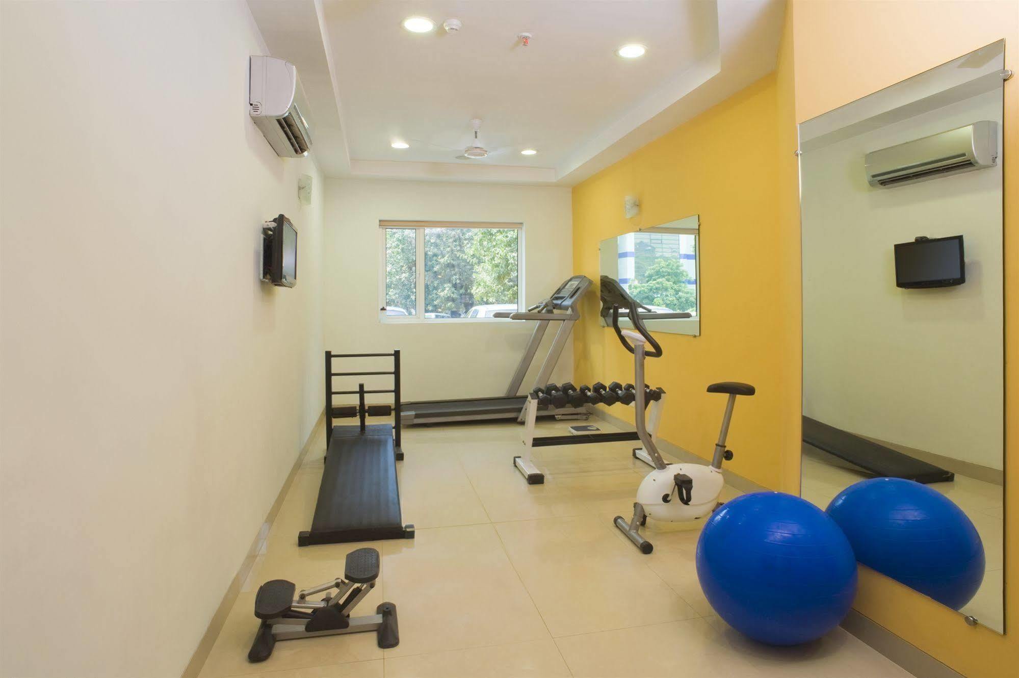 Faridabad Hotel Екстериор снимка